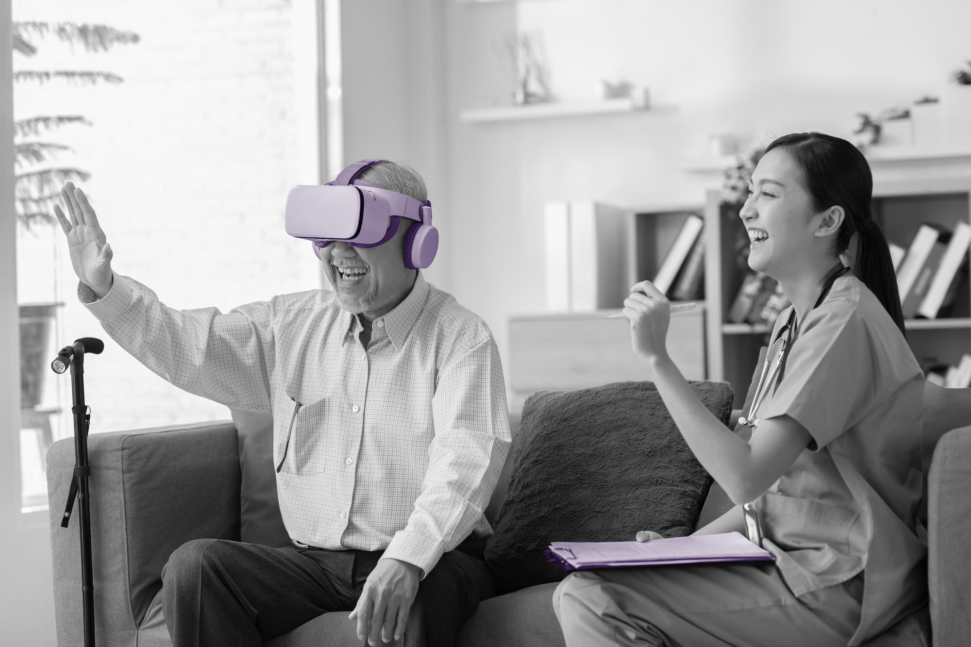 VR-Brille für die Pflege: Freude, Neugier und Kommunikationsanlässe