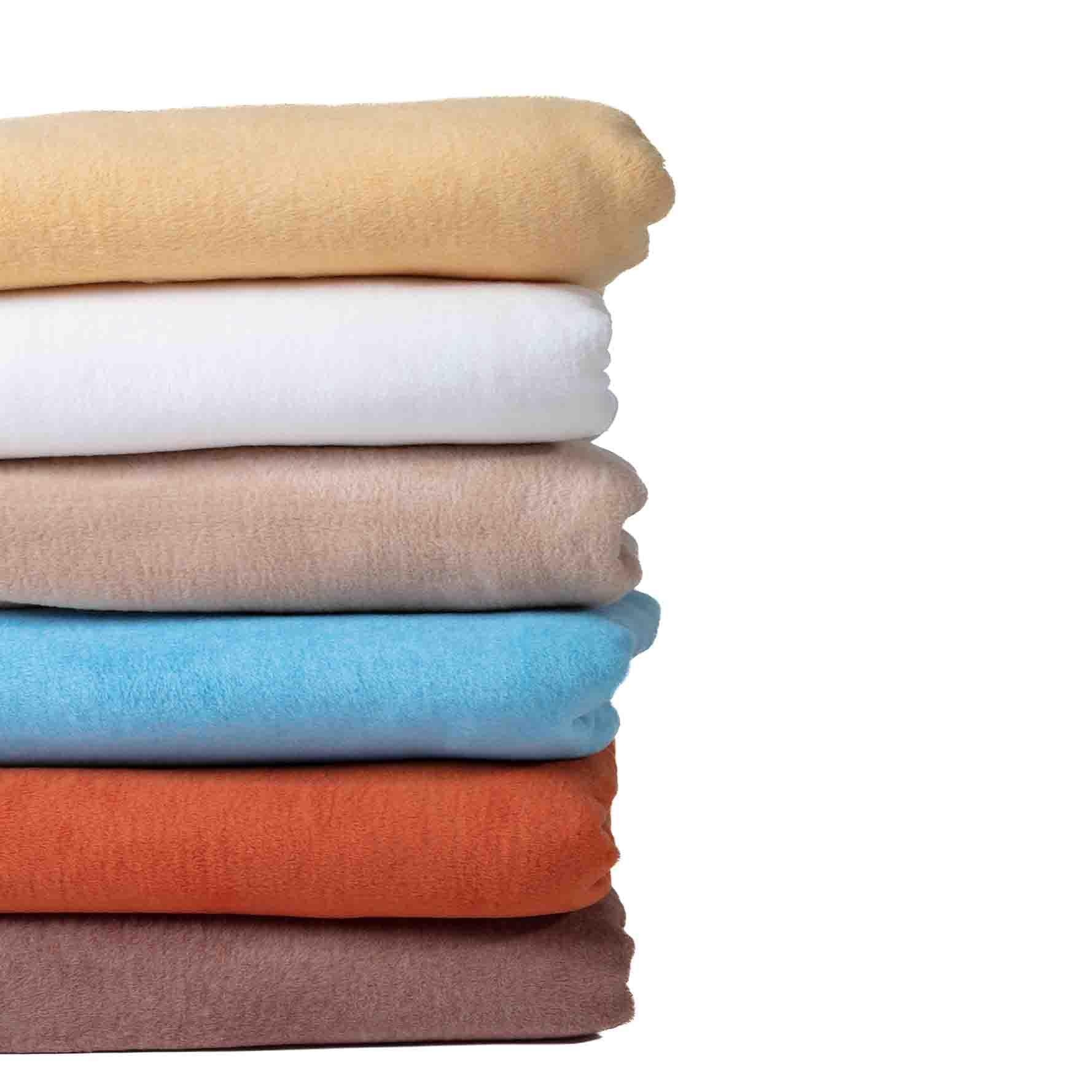 Wohn- und Schlafdecke Clinic 140x200 cm, 550g/m³ Farbe: terrakotta 0233