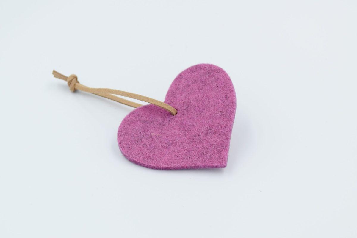 Herz aus Wollfilz - Magnolie